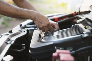 Car maintenance service at Adeiyie